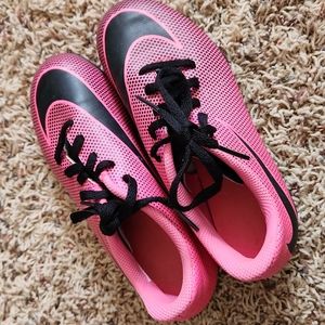 Nike girl baseball cleats
